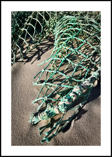Netz in Sand | Gerahmtes Druck